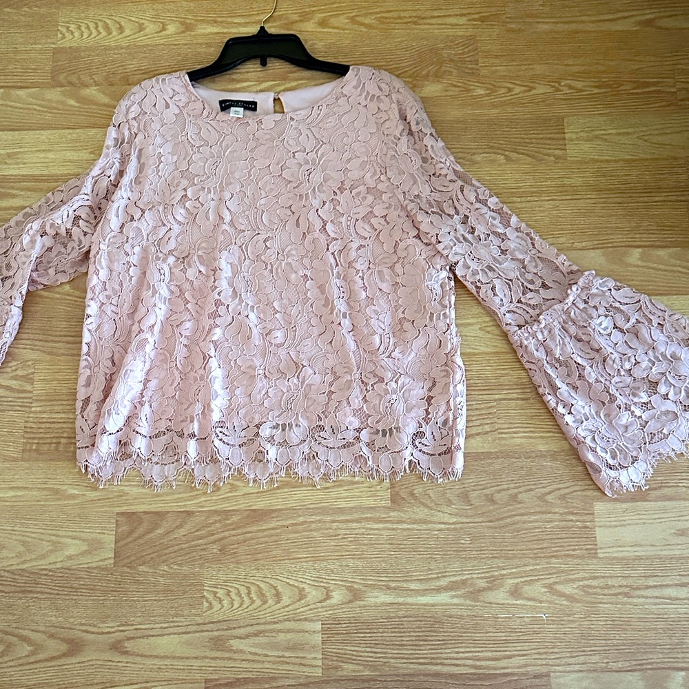 Simply Styled Blush Lace Bell Sleeve Blouse with crop pants!❤️